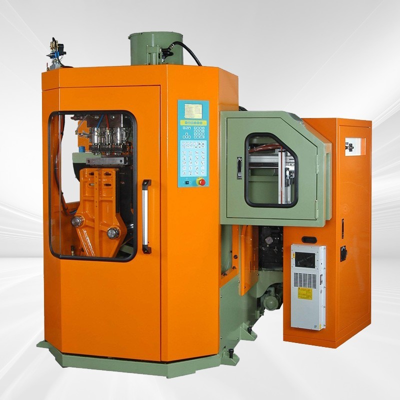 Hollow blow molding machine